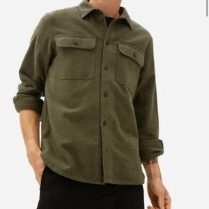 Everlane The Heavyweight Overshirt in Heathered Green